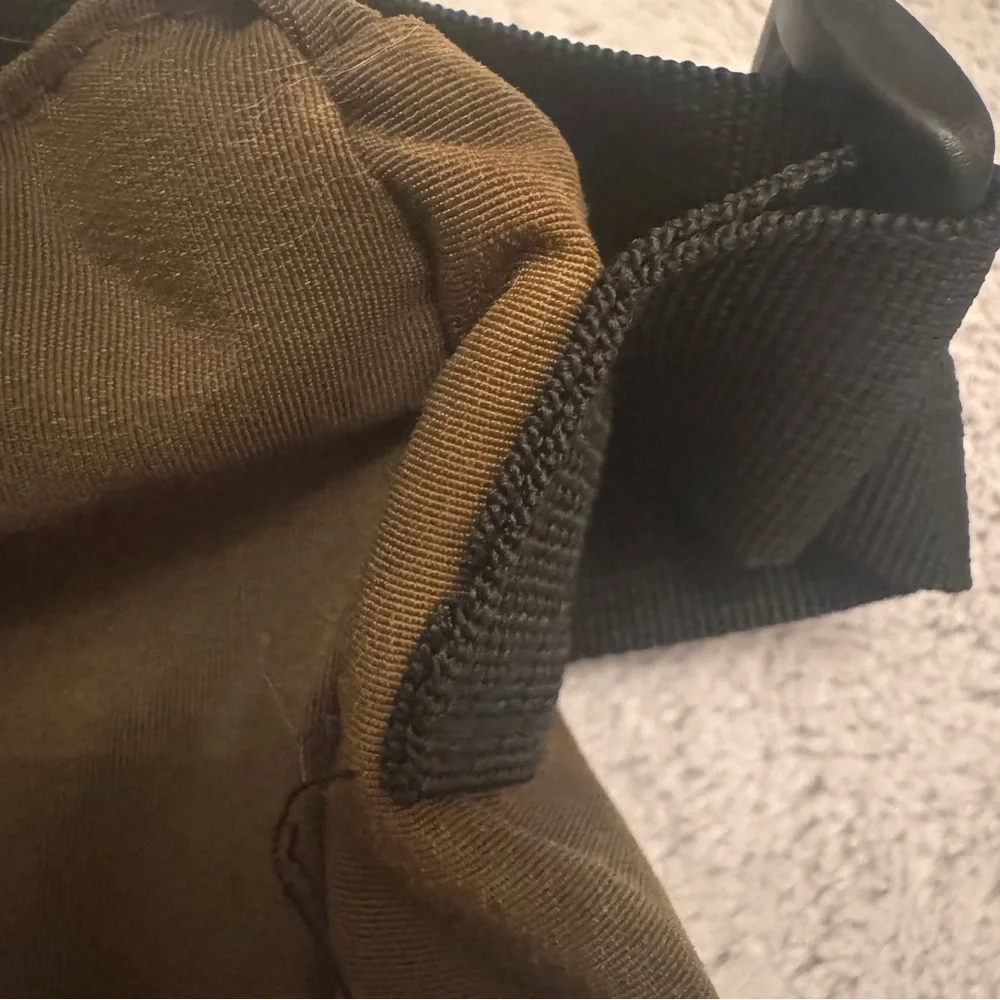 HUGO BOSS Nylon Unisex Messenger Bag Olive Green Red Zip Flap‎ Shoulder Strap